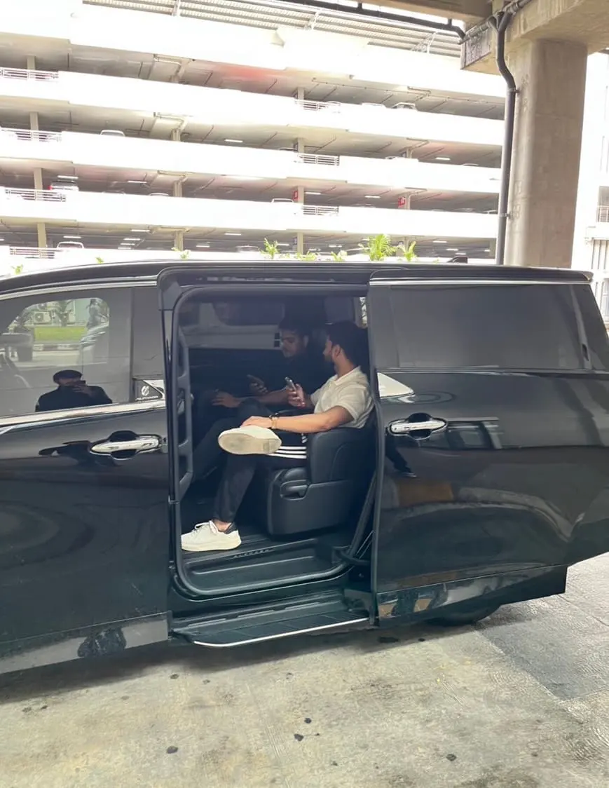 ห้องโดยสาร Alphard เบาะกัปตันนั่งสบาย